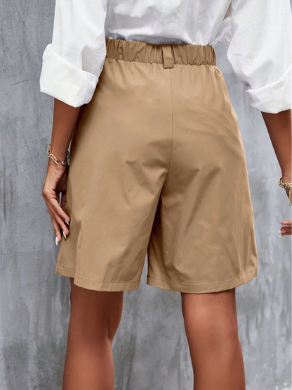 Khaki Effen Shorts met Schuine Zakken & Plooi Details